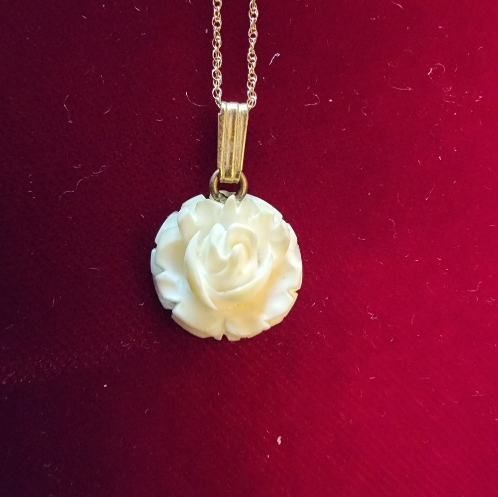 VTG VGUC Carved Ivory Rose Pendant On 18" Goldtone Chain c 1960s